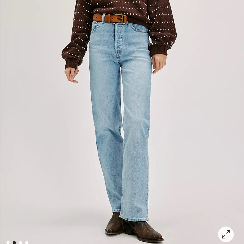 New Levi’s Ribcage Straight with Tags